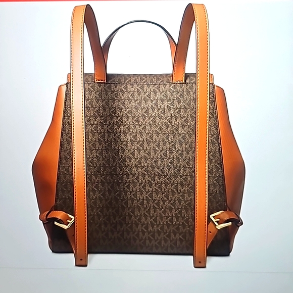 Michael Kors Signature/Logo Zip Backpack. BN - Picture 5 of 7